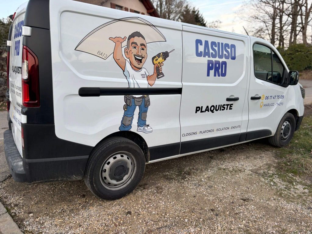 Flocage mascotte sur camionette